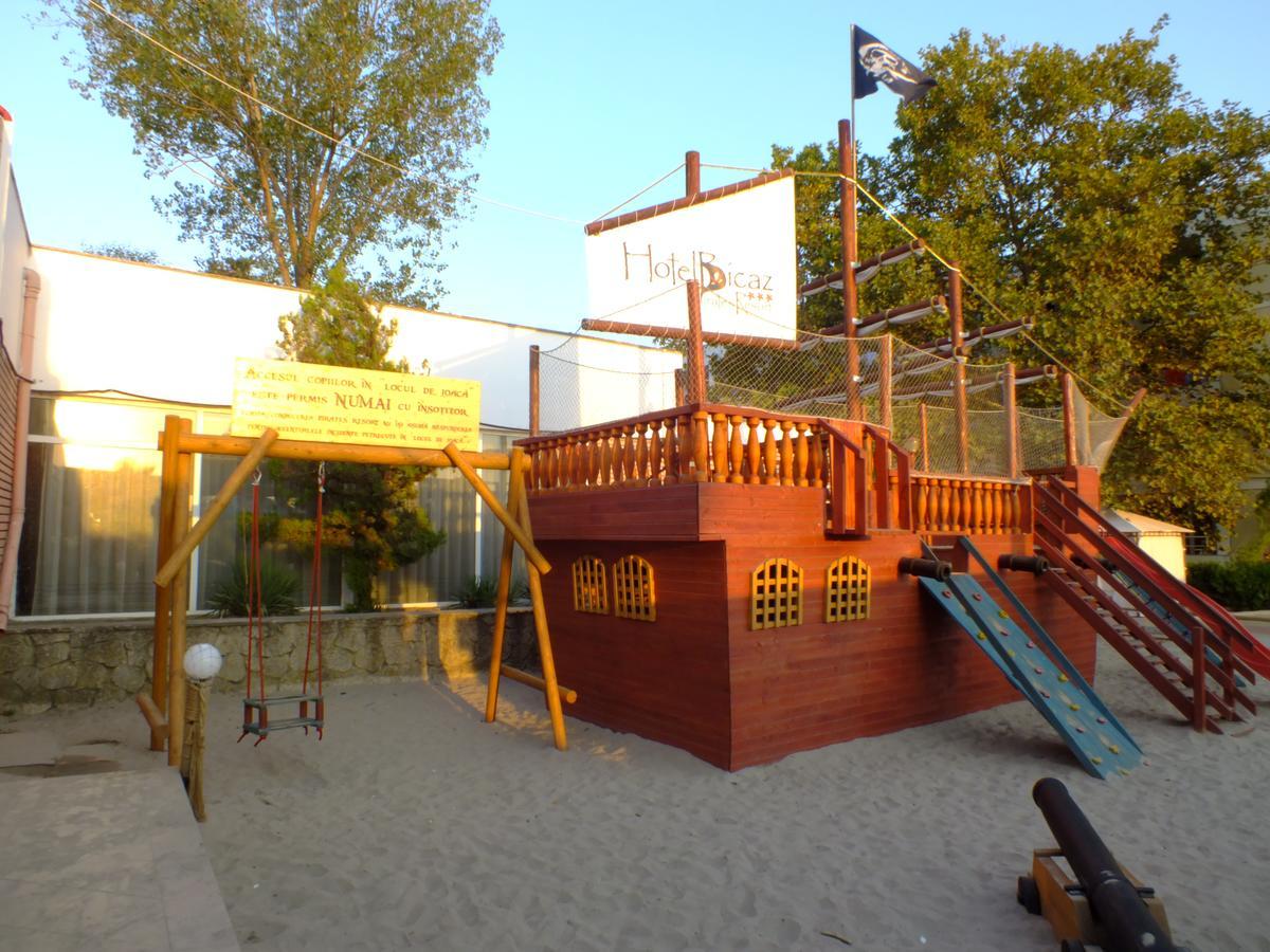 Pirates Resort Mamaia Exterior photo